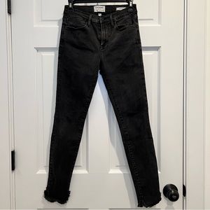Frame Denim Le High Skinny Jeans in Black
